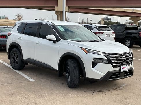 New 2026 Nissan Rogue SV image 4