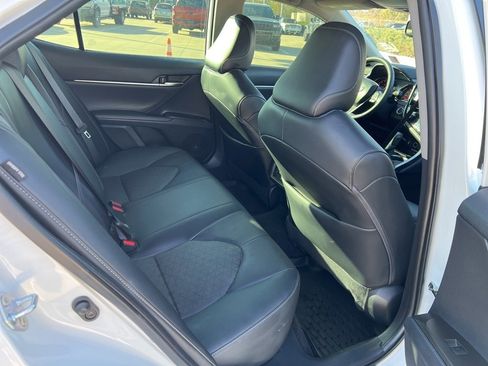 Used 2022 Toyota Camry XSE image 9
