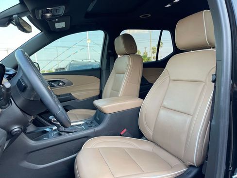 Used 2023 Chevrolet Traverse Premier image 13