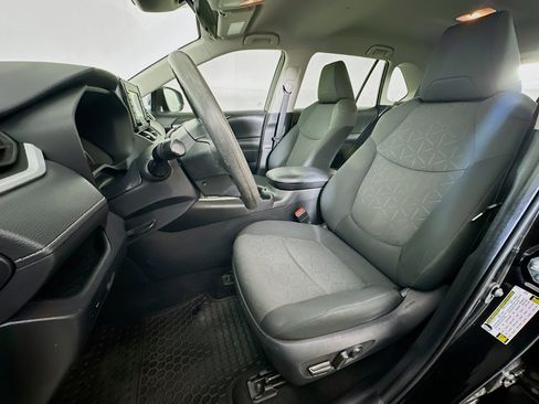 Used 2021 Toyota RAV4 XLE image 13