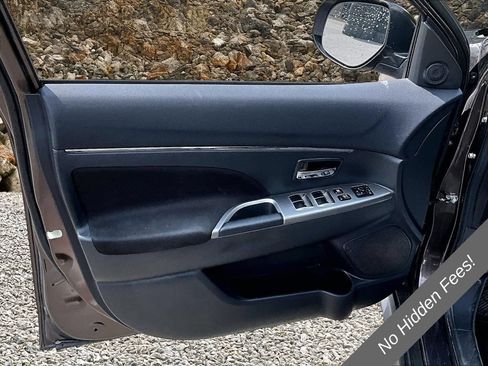 Used 2020 Mitsubishi Outlander Sport SE FWD image 21