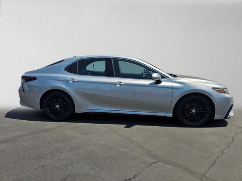 Used 2022 Toyota Camry XSE w/ Carpet Mat Package (TMS) FWD image 2