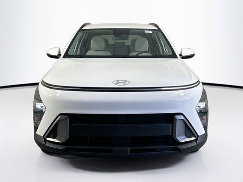 Used 2024 Hyundai Kona SEL image 2