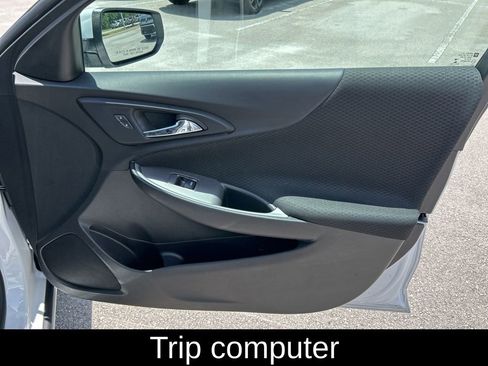 Used 2024 Chevrolet Malibu LT image 34