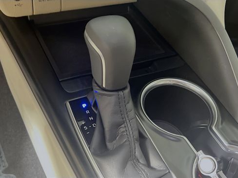 Used 2018 Toyota Camry XLE FWD image 24