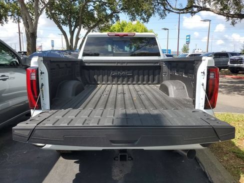Used 2026 GMC Sierra 2500 Denali Ultimate AWD/4WD image 9