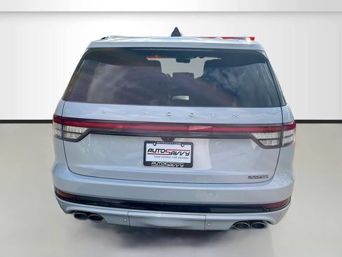 Used 2025 Lincoln Aviator Reserve w/ Equipment Group 201A AWD/4WD image 6