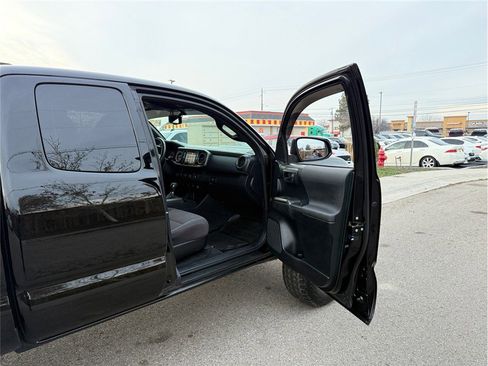 Used 2016 Toyota Tacoma TRD Sport w/ Towing Package AWD/4WD image 42