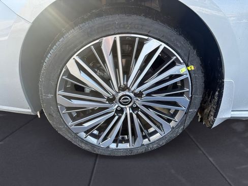 New 2025 Nissan Altima 2.5 SL image 13