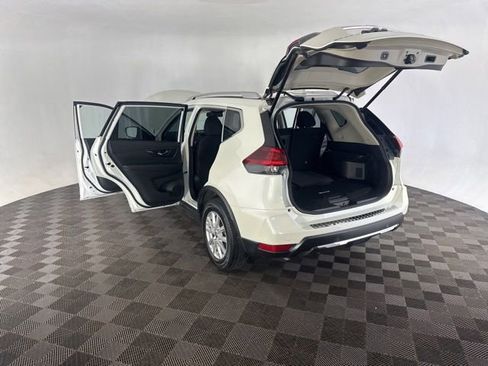 Used 2020 Nissan Rogue SV FWD image 16