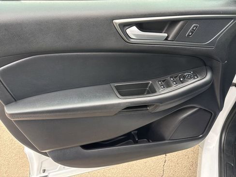 Used 2020 Ford Edge SE image 19