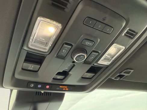 Used 2023 Chevrolet Tahoe Premier w/ Advanced Technology Package image 25