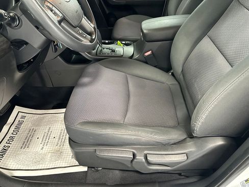 Used 2011 Kia Sorento LX w/ Convenience Pkg AWD/4WD image 13