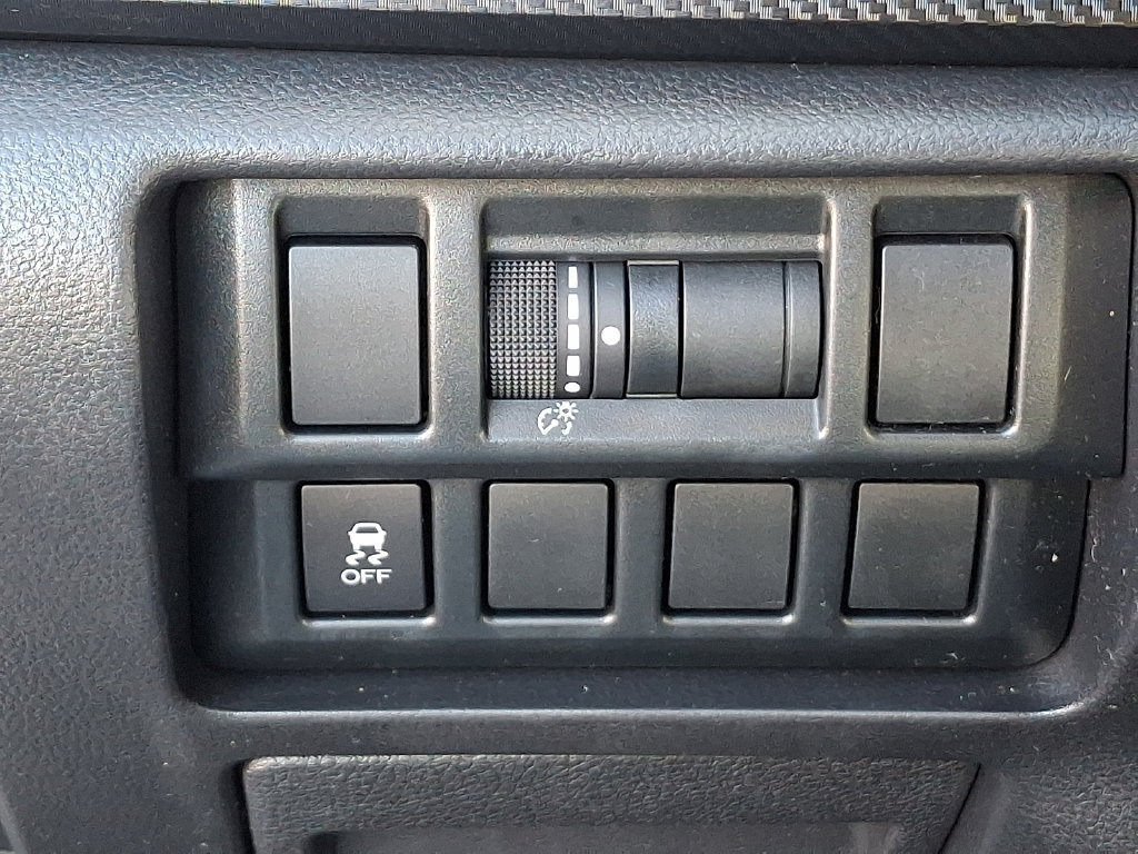 Used 2019 Subaru Crosstrek 2.0i Premium AWD/4WD image 25