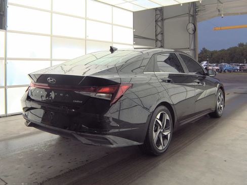 Used 2023 Hyundai Elantra Limited FWD image 7