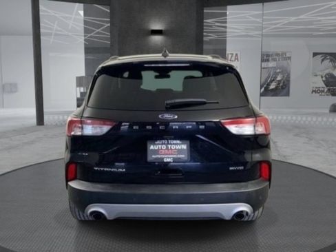 Used 2022 Ford Escape Titanium AWD/4WD image 6