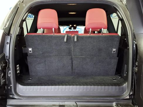 Used 2022 Lexus GX 460 Premium w/ Premium Plus Package image 9