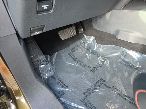 Used 2024 Ford Bronco Raptor AWD/4WD image 16