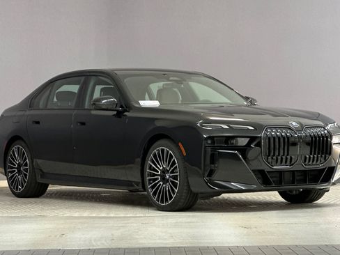 New 2026 BMW 740i w/ Premium Package image 6