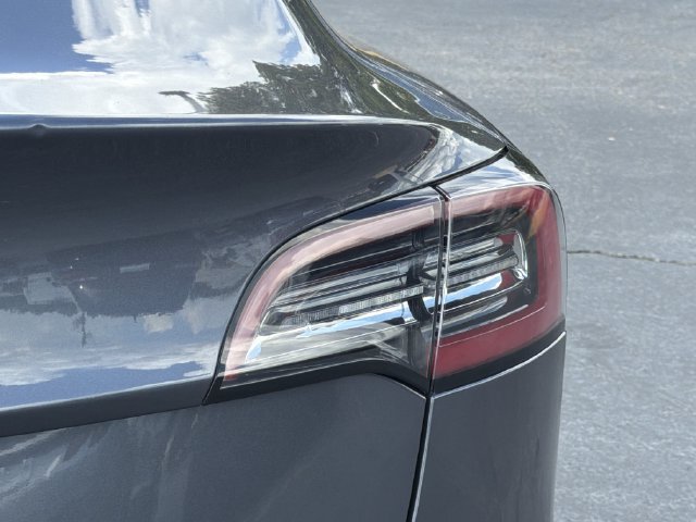 Used 2023 Tesla Model 3 Standard Range RWD image 4