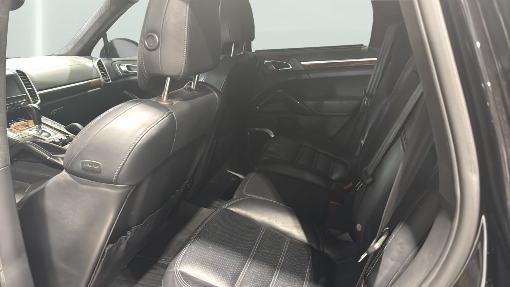 Used 2011 Porsche Cayenne Turbo AWD/4WD image 16