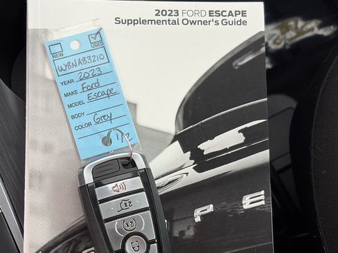 Used 2023 Ford Escape Active AWD/4WD image 37