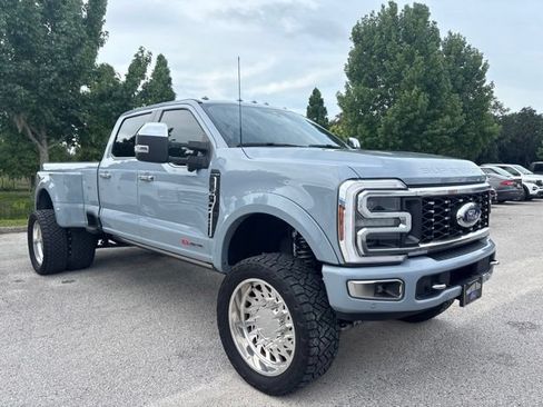 Used 2024 Ford F350 Platinum AWD/4WD image 3