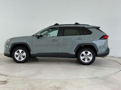 Used 2019 Toyota RAV4 XLE w/ Convenience Package AWD/4WD image 2