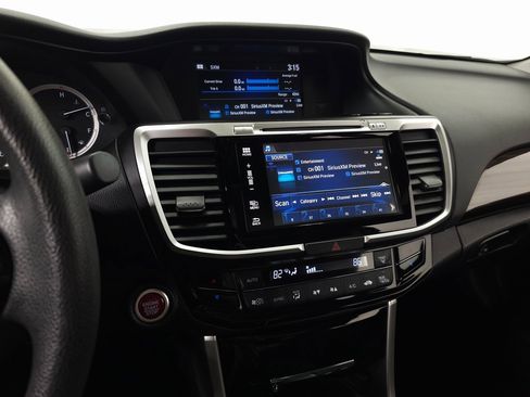 Used 2016 Honda Accord EX image 20