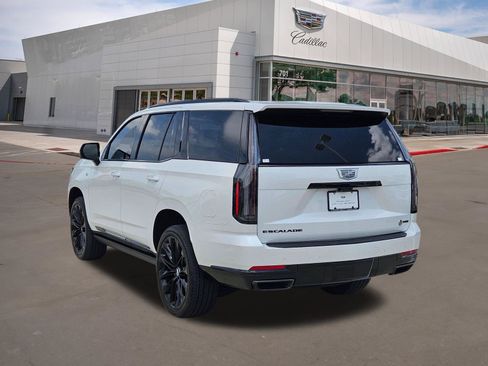 Used 2025 Cadillac Escalade Sport Platinum w/ LPO, ONYX Package AWD/4WD image 4