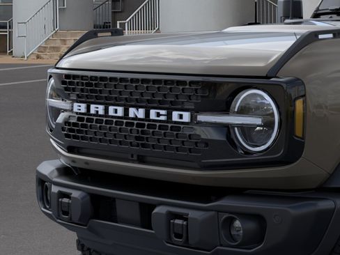 New 2026 Ford Bronco Badlands w/ Black Appearance Package AWD/4WD image 19