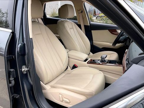 Used 2023 Audi A4 2.0T Premium w/ Convenience Package image 8