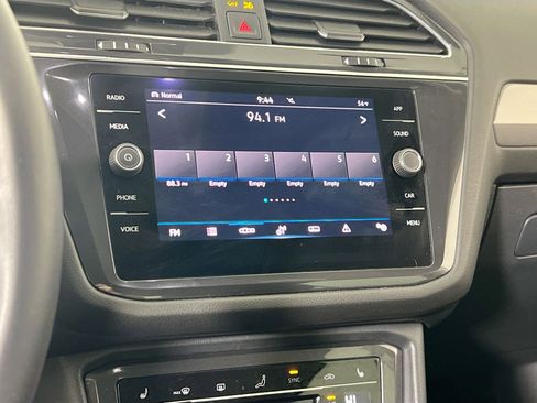 Used 2022 Volkswagen Tiguan SE image 14