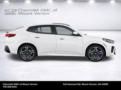 Used 2026 BMW X2 xDrive28i w/ M Sport Package AWD/4WD image 10