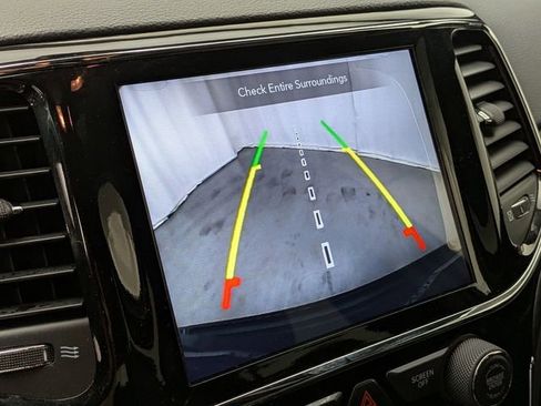 Used 2020 Jeep Grand Cherokee Altitude AWD/4WD image 16