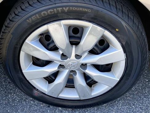 Used 2016 Toyota Corolla LE FWD image 10