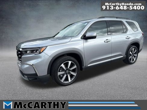 Used 2023 Honda Pilot Touring image 1