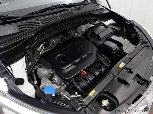 Used 2017 Hyundai Santa Fe Sport FWD image 36