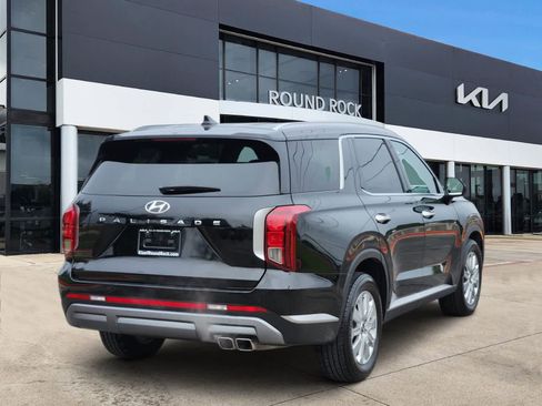 Used 2024 Hyundai Palisade SEL FWD image 6