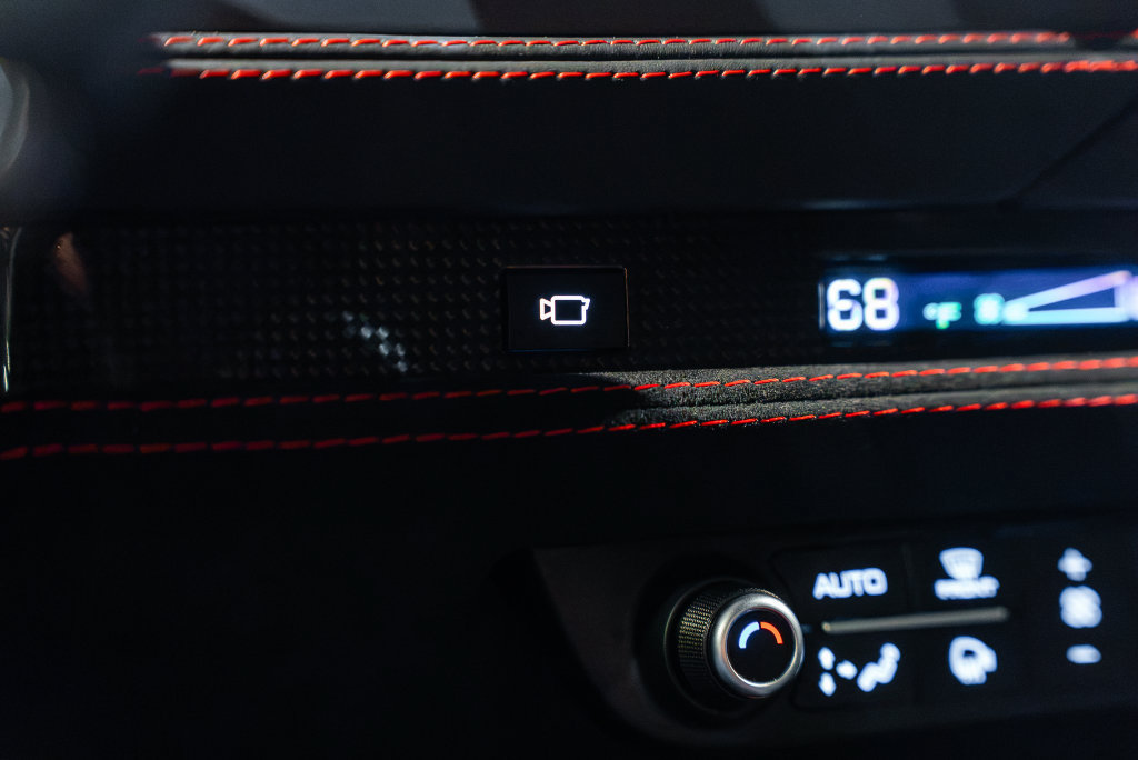 Certified 2021 Ferrari F8 Tributo RWD image 36