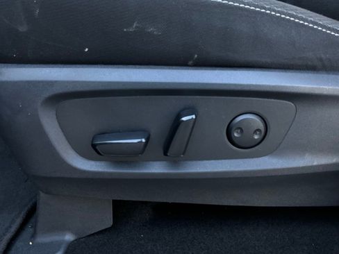 Used 2024 Nissan Pathfinder SV image 11