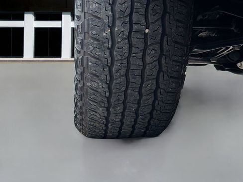 Used 2024 Chevrolet Tahoe Z71 w/ Z71 Off-Road Package image 51