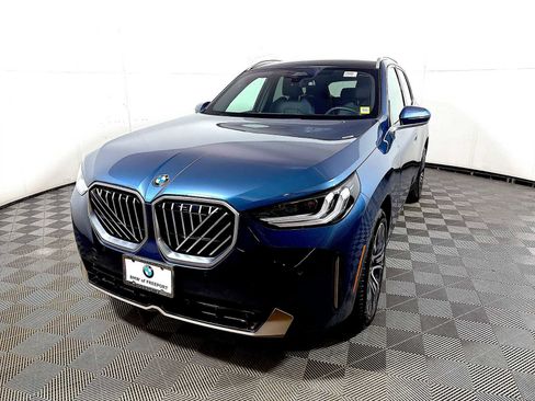 Certified 2025 BMW X3 xDrive30i w/ Convenience Package image 3