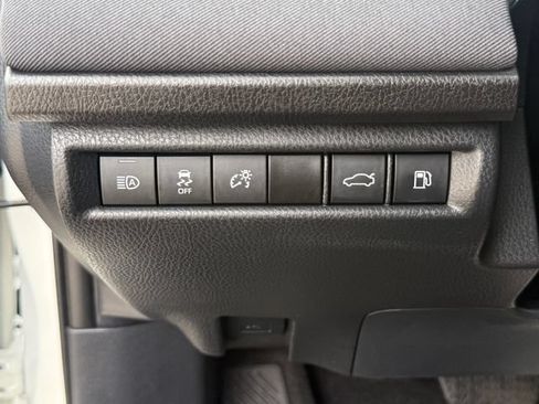 Used 2025 Toyota Camry LE FWD image 21