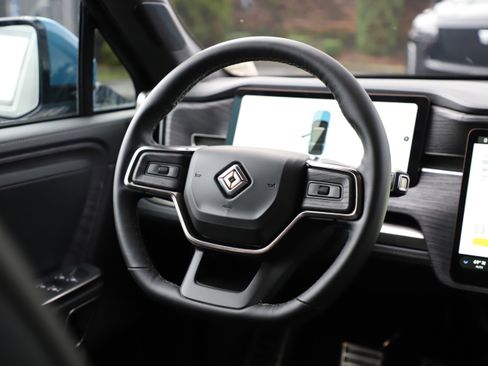 Used 2023 Rivian R1S Adventure image 16