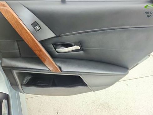 Used 2006 BMW M5 image 28