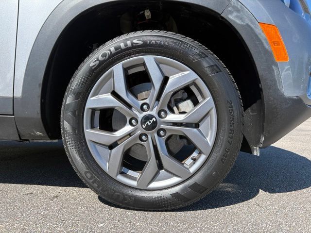 Used 2024 Kia Seltos LX AWD/4WD image 16
