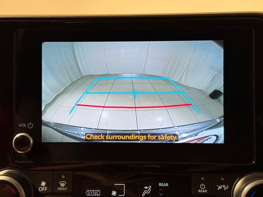 Used 2025 Toyota Highlander XLE AWD/4WD image 30
