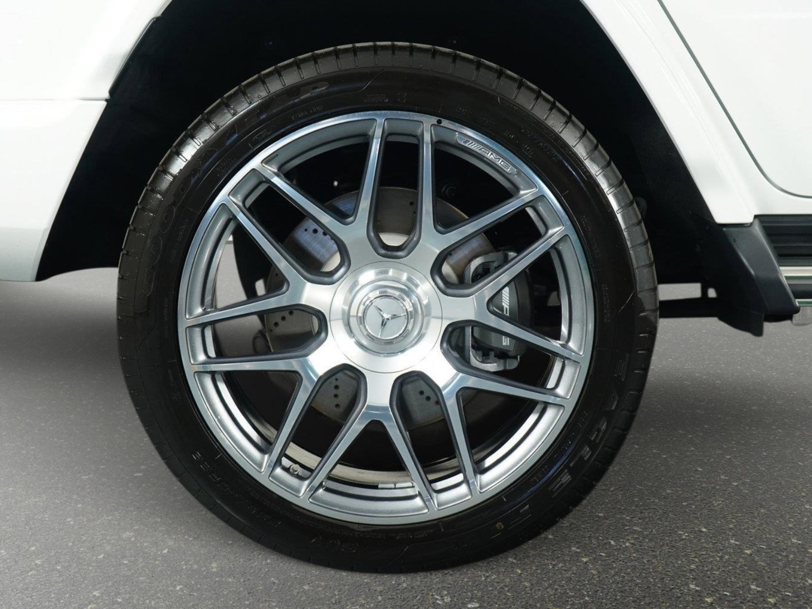 Used 2025 Mercedes-Benz G 63 AMG 4MATIC image 30
