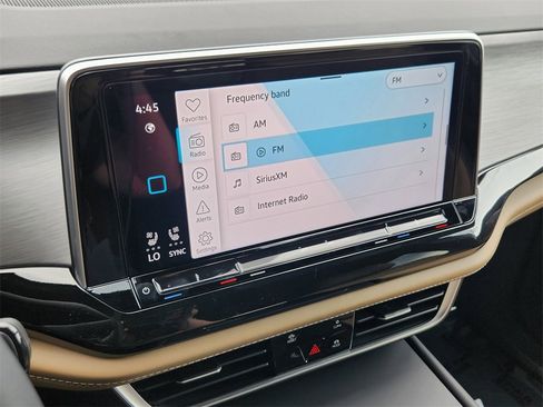 New 2026 Volkswagen Atlas Cross Sport SE image 10